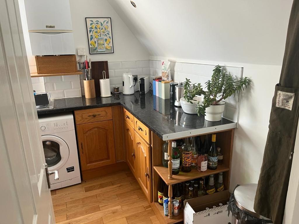 2 Bedroom Floor Flat, West Dulwich Free Street Parking * Londra