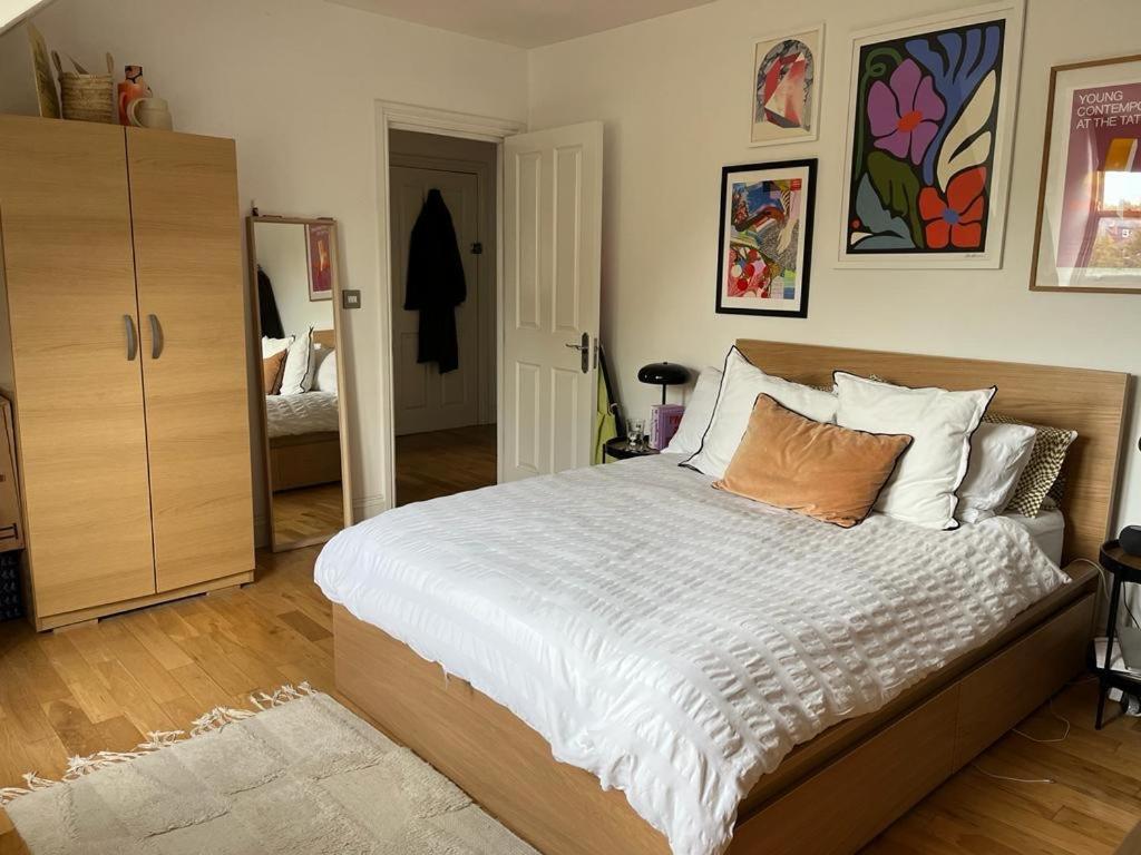 2 Bedroom Floor Flat, West Dulwich Free Street Parking * Londra